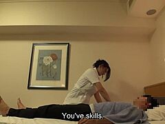 Japanse massage verandert in een ontrouwse relatie met de masseuse