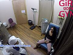 Pelayan Lilly Hall merayu pasien untuk eksperimen dengan tema orgasme dalam film fetish