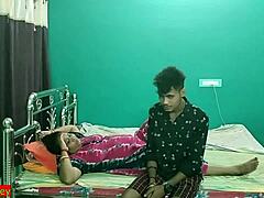 Межрасовое Бхабхи жестко трахается в индийском видео секса с МИЛФой