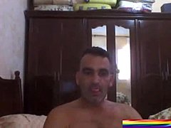 Un hombre árabe musulmán se excita con mi culo gay en un video