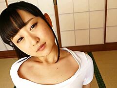 Japanin pornotähti Hinano Kamisan kanssa sensuaalisessa kuumin lähteiden retkellä