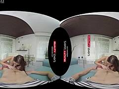Sex vo virtuálnej realite s európskou krásou