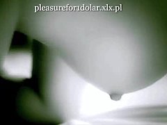 Sensualny seks pod prysznicem z koreańską żoną