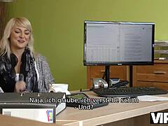 Tsjechische tiener krijgt haar gezicht verwend met hardcore actie voor geld in Vip4k-video