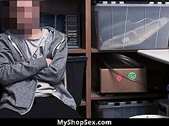 MILF-agent met grote borsten wordt gedomineerd door winkeldief op verborgen camera