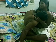 Indisk kone nyter het sex etter dusj i hjemmelaget video
