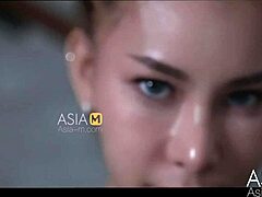 Азиатское порно видео показывает, как боксерку трахают в лицо и доминируют в различных сексуальных позах