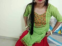 Uma adolescente indiana é atacada por seu cunhado em vídeo HD