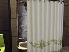 Asiatisk styvmamma knullar sin styvsons kuk på sitt rum