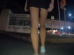 Сексуальные ножки на высоких каблуках дразнят и получают по заднице