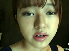 สาวญี่ปุ่นโดนเย็ดในท่าคาวเกิร์ลและก้มลง