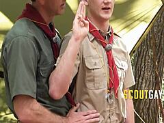El líder de los scouts de Wilderness llega demasiado lejos durante una sesión privada