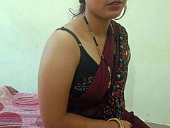 Wanita menikah selingkuh dengan suaminya dan dientot oleh saudara pembantu dalam bahasa Hindi